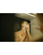 La mejor cosmética natural y masculina para el  hombre con Rosa de Bulgaria. Cuidado facial y de la barba para hombre.